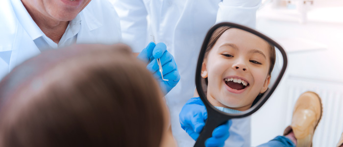 child at dentist 